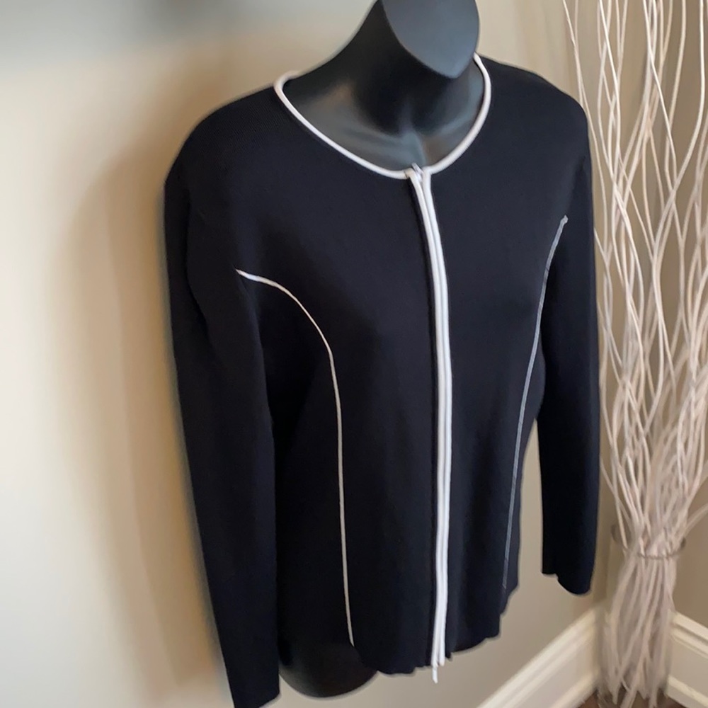 Black with white detail fro t zip cardigan